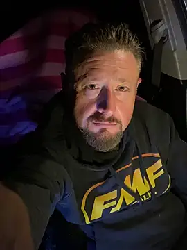 Snapshot of DAZZZ7878 chatting on November 2, 2025, 12:43 pm DAZZZ7878 online show from November 2, 2025, 12:43 pm