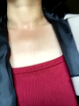 Huong-Ly online show from October 27, 2025, 8:37 am