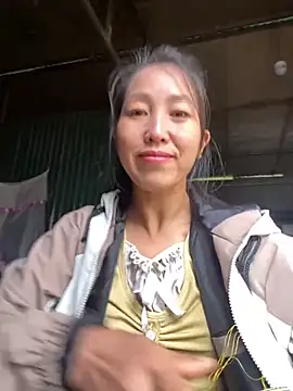 Huong-Ly online show from November 7, 2025, 1:54 am