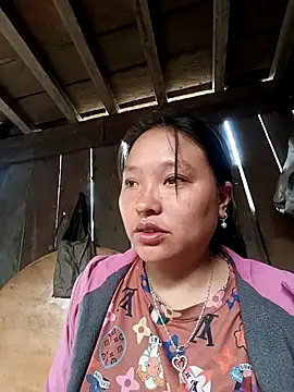 MuiNay online show from November 17, 2025, 2:04 am