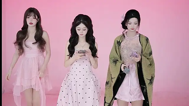 Hot-dance520 online show from November 18, 2025, 2:16 am