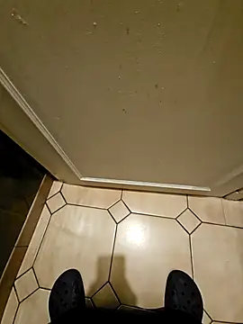 Snapshot of Stingles chatting on October 5, 2025, 5:42 am Stingles online show from October 5, 2025, 5:42 am