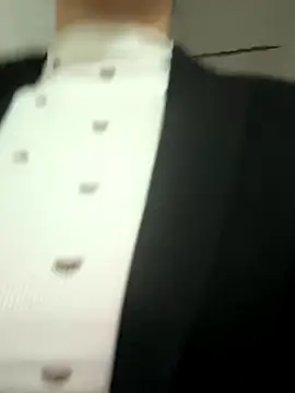 crhong666 online show from November 4, 2025, 12:25 am