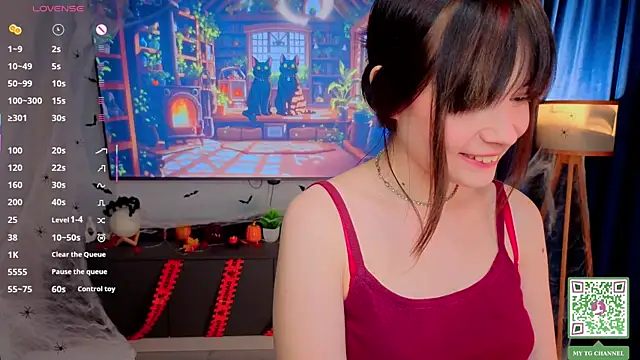 Honeey Beee online show from November 2, 2025, 4:34 pm