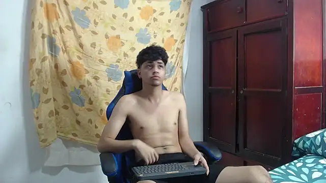 alice julls online show from June 4, 2026, 4:44 pm