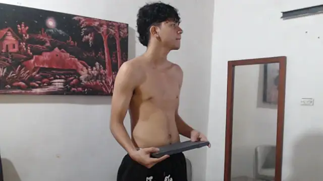 alice julls online show from November 5, 2025, 8:12 pm