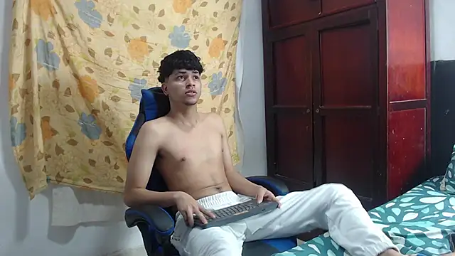 alice julls online show from June 3, 2026, 4:33 pm