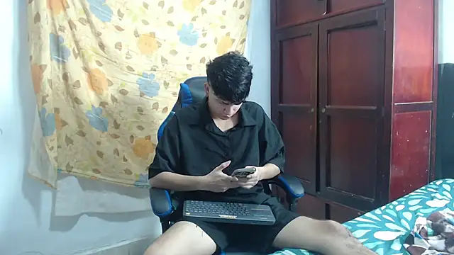 alice julls online show from June 6, 2026, 3:28 pm