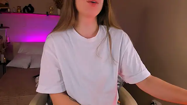 Snapshot of MaryRosenberg chatting on October 5, 2025, 11:23 am MaryRosenberg online show from October 5, 2025, 11:23 am