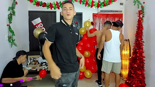 Playhardsex  online show from November 29, 2025, 11:38 pm