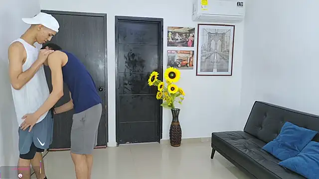 Snapshot of Playhardsex_ chatting on May 4, 2026, 11:07 pm Playhardsex online show from May 4, 2026, 11:07 pm
