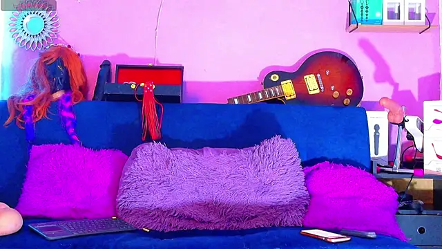 CristalRose online show from November 26, 2025, 12:10 am