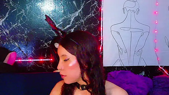 Snapshot of CristalRose chatting on May 28, 2026, 7:53 pm CristalRose online show from May 28, 2026, 7:53 pm