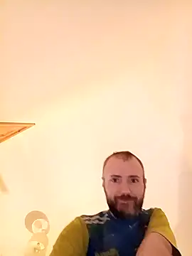 Snapshot of Big_Bi_Cub chatting on October 17, 2025, 6:17 am Big Bi Cub online show from October 17, 2025, 6:17 am