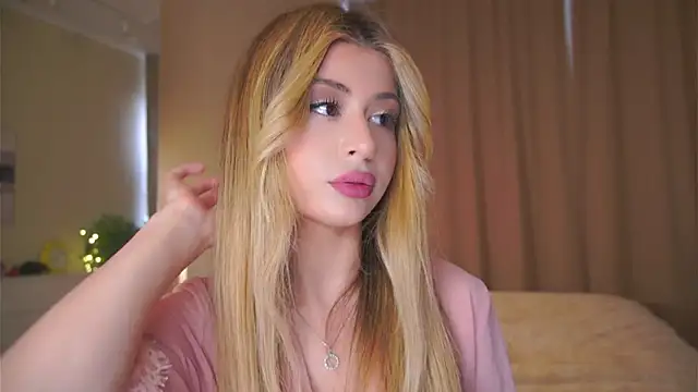 GeorginaHarn online show from April 1, 2026, 8:04 am