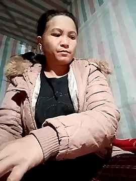 Love-Mama33 online show from November 23, 2025, 11:37 pm