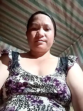 Snapshot of Love-Mama33 chatting on March 31, 2026, 1:13 pm Love-Mama33 online show from March 31, 2026, 1:13 pm