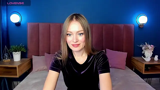 EvelynPoole online show from November 21, 2025, 1:37 am