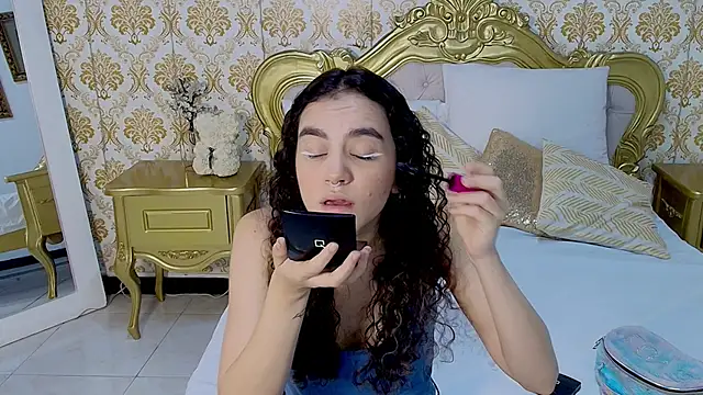 JessB  online show from October 28, 2025, 7:35 pm