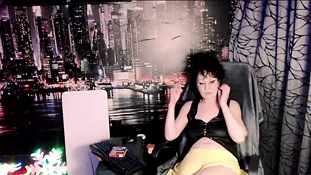 AMOURSWEET2025 online show from April 18, 2026, 7:58 pm