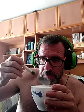 gigolobcn online show from May 23, 2026, 9:19 am