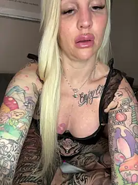 CoraDiamond online show from March 17, 2026, 4:43 pm