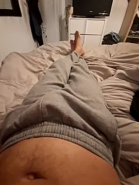 Yoaannn online show from November 12, 2025, 5:06 pm