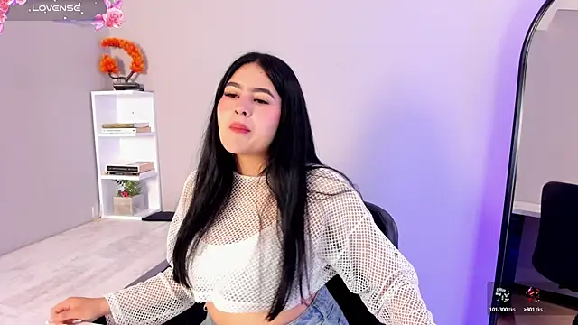 Emma  clark  online show from October 3, 2025, 12:17 pm