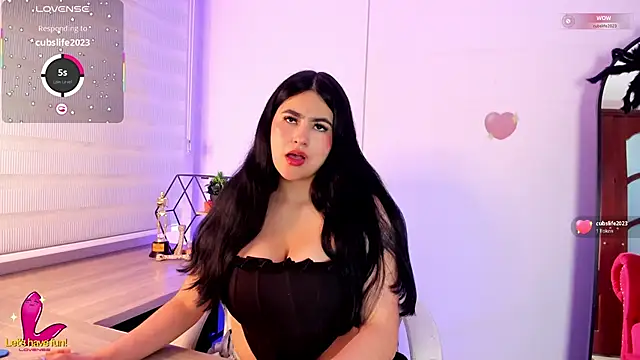 Emma  clark  online show from October 29, 2025, 12:26 pm