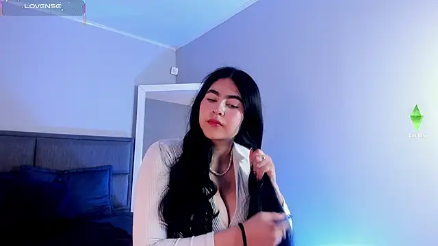 Emma  clark  online show from December 2, 2025, 11:23 am