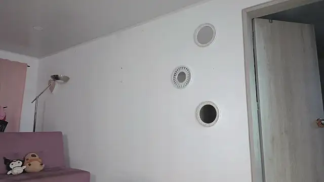 colette e online show from November 19, 2025, 8:53 pm