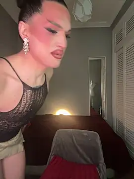 Snapshot of lacattiva chatting on February 19, 2026, 8:17 pm lacattiva online show from February 19, 2026, 8:17 pm