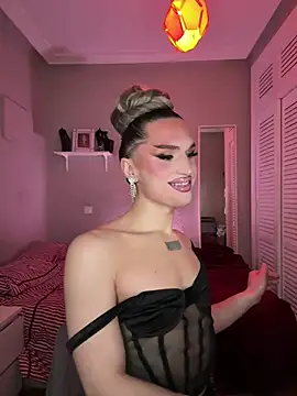 Snapshot of lacattiva chatting on February 10, 2026, 5:45 pm lacattiva online show from February 10, 2026, 5:45 pm