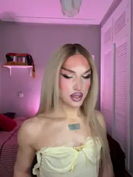 Snapshot of lacattiva chatting on February 14, 2026, 5:46 pm lacattiva online show from February 14, 2026, 5:46 pm