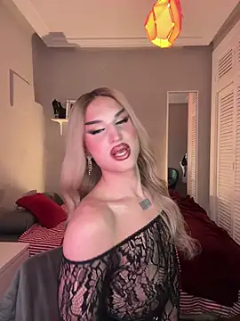 Snapshot of lacattiva chatting on December 21, 2025, 12:40 pm lacattiva online show from December 21, 2025, 12:40 pm