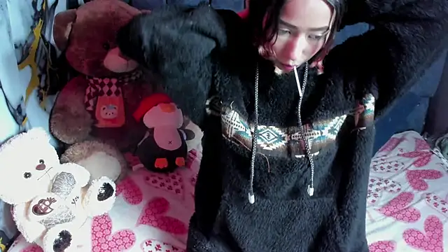 ValentinaKlean online show from July 28, 2026, 1:02 am