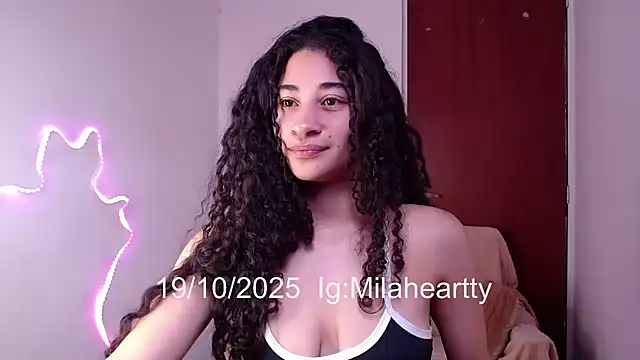 Snapshot of heartty_Milah chatting on October 19, 2025, 8:22 pm heartty Milah online show from October 19, 2025, 8:22 pm