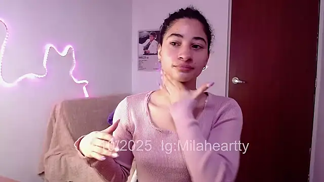 Snapshot of heartty_Milah chatting on October 13, 2025, 3:24 pm heartty Milah online show from October 13, 2025, 3:24 pm