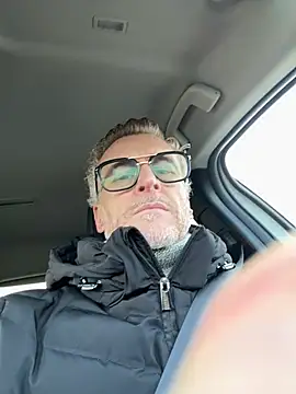 Snapshot of Axl_hot chatting on February 22, 2026, 8:49 am Axl hot online show from February 22, 2026, 8:49 am