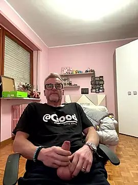 Snapshot of Axl_hot chatting on January 11, 2026, 2:57 pm Axl hot online show from January 11, 2026, 2:57 pm