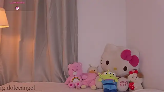 dulceangel   online show from June 20, 2026, 2:38 am