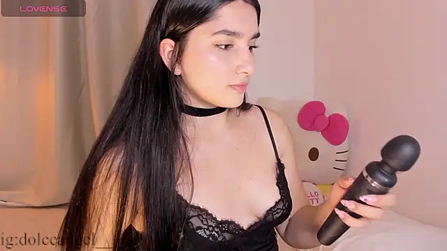 dulceangel   online show from June 26, 2026, 2:39 am