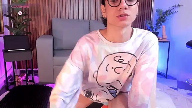 Snapshot of Phillicious__ chatting on February 18, 2026, 12:08 am Phillicious online show from February 18, 2026, 12:08 am