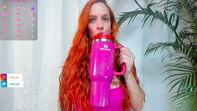 aliciakozlov online show from April 15, 2026, 10:43 pm