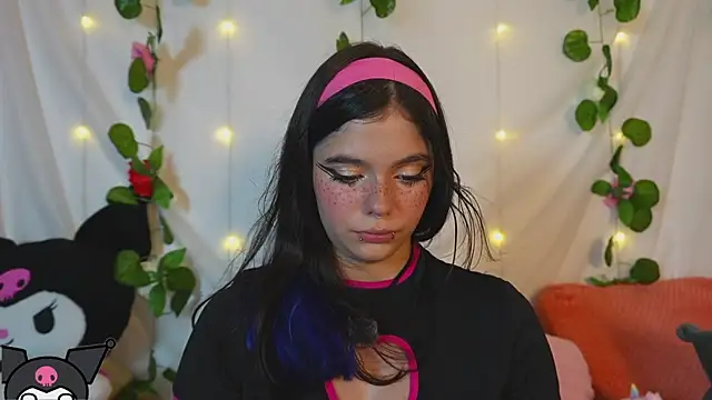 cutee andrea online show from May 28, 2026, 3:47 am