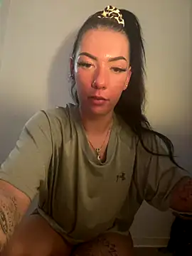 Snapshot of mrs_pussy chatting on February 1, 2026, 4:33 am mrs pussy online show from February 1, 2026, 4:33 am