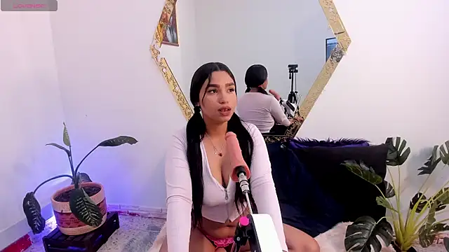 KhateAndersson online show from April 3, 2026, 6:25 pm