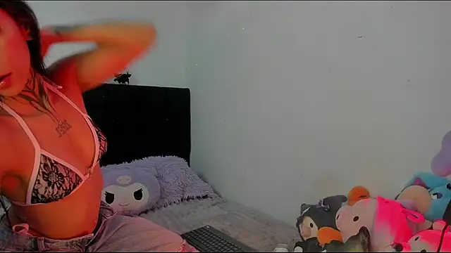 Snapshot of Tanit_Mora chatting on September 17, 2025, 4:58 am Tanit Mora online show from September 17, 2025, 4:58 am