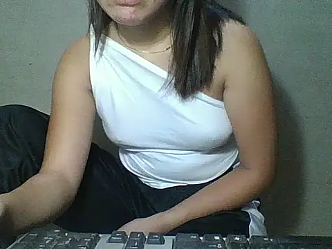 Skinny PinayGirljust18 online show from May 31, 2026, 10:43 pm