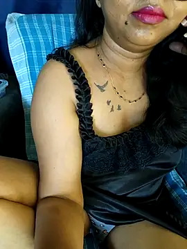 Sexy juhee online show from April 2, 2026, 2:08 am